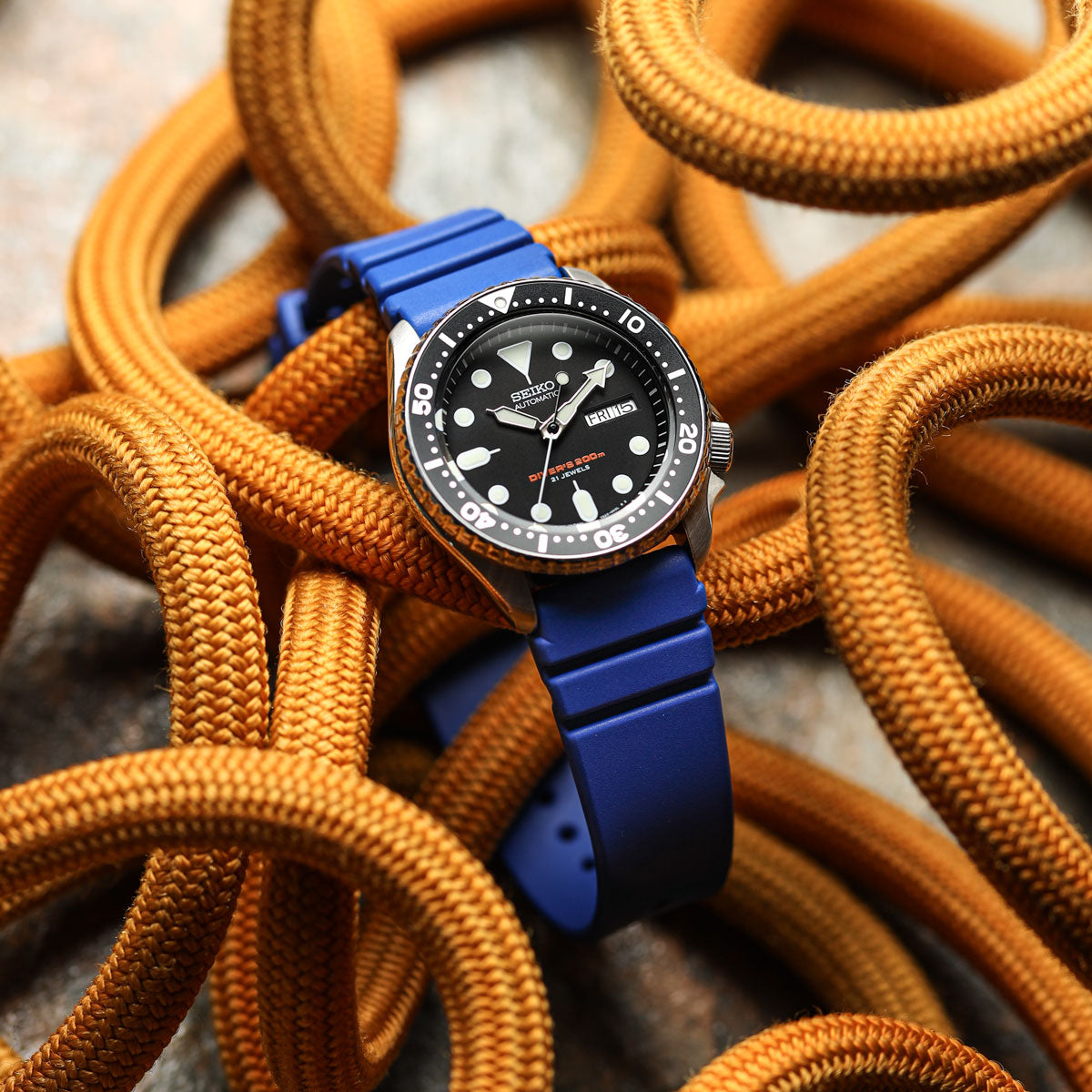 ZULUDIVER 284 Italian Rubber Dive Watch Strap - Royal Blue