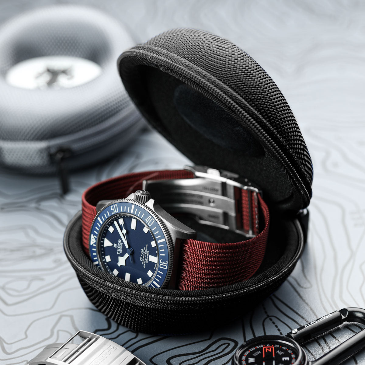 OCTOPOD Zip Up Doughnut Watch Case - Black