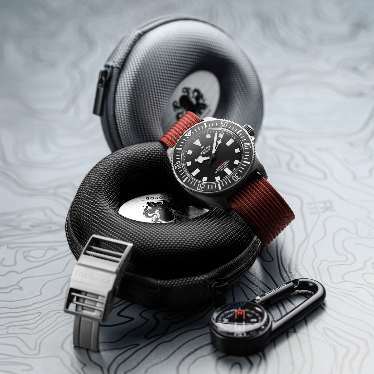 OCTOPOD Zip Up Doughnut Watch Case - Black