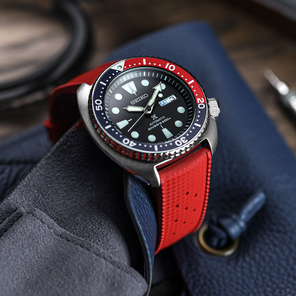 ZULUDIVER Vintage Tropical Style FKM Rubber Watch Strap - Black - additional image 1
