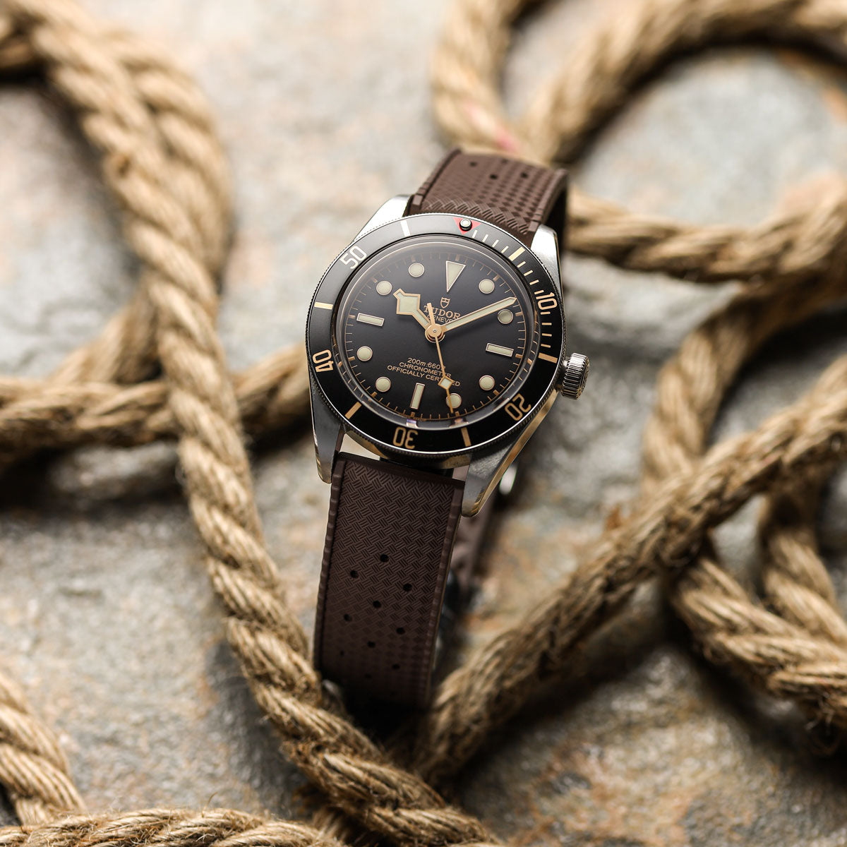 ZULUDIVER Vintage Tropical Style FKM Rubber Watch Strap - Brown