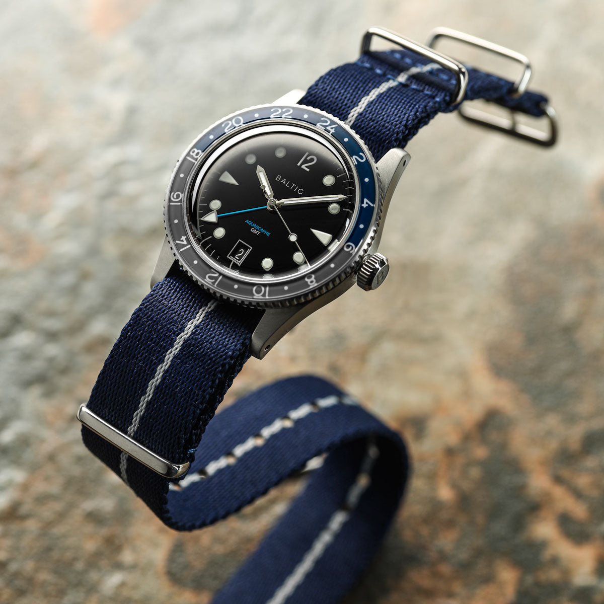 Blue dial watch nato strap outlet