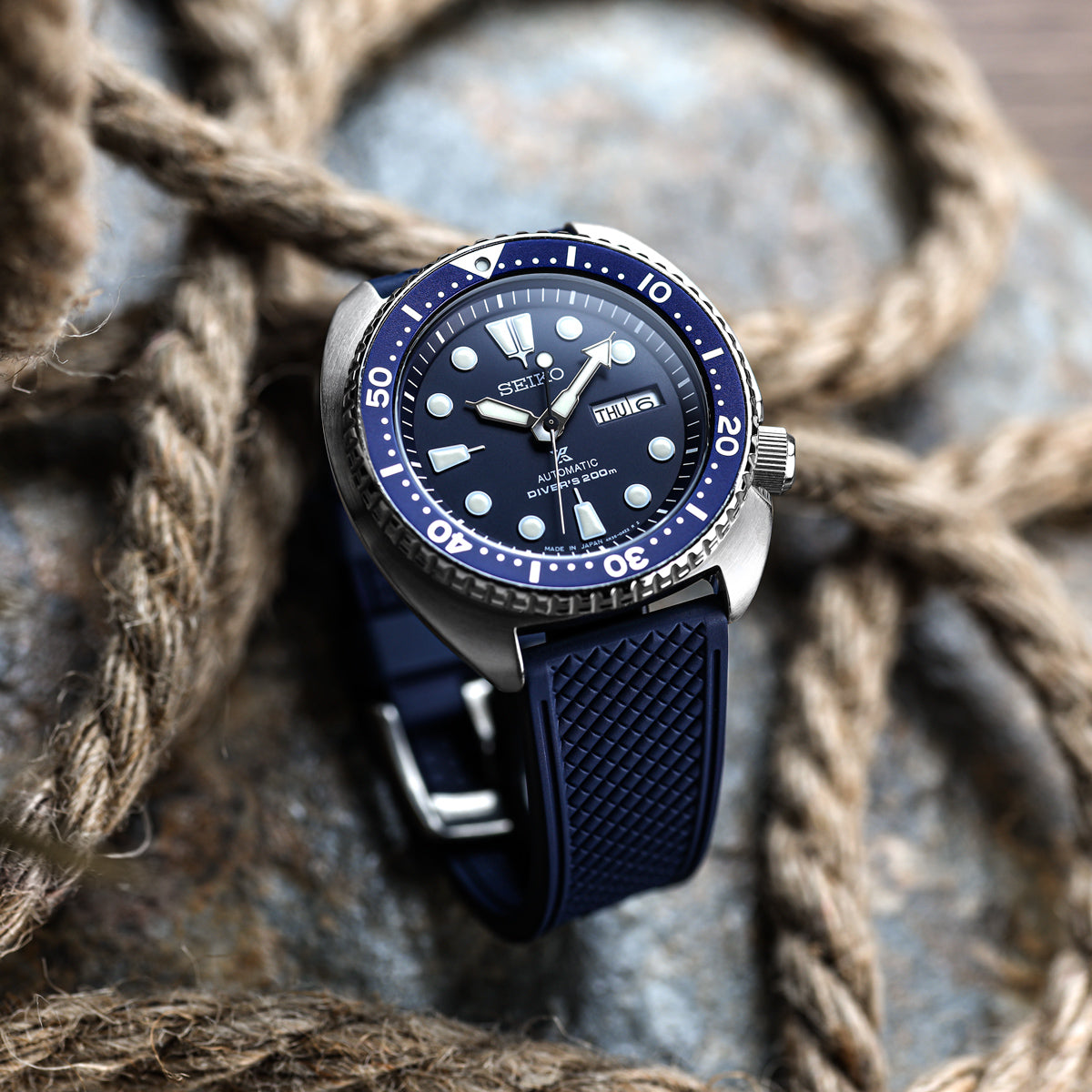 Saltdean FKM Rubber Divers Watch Strap - Black - additional image 1