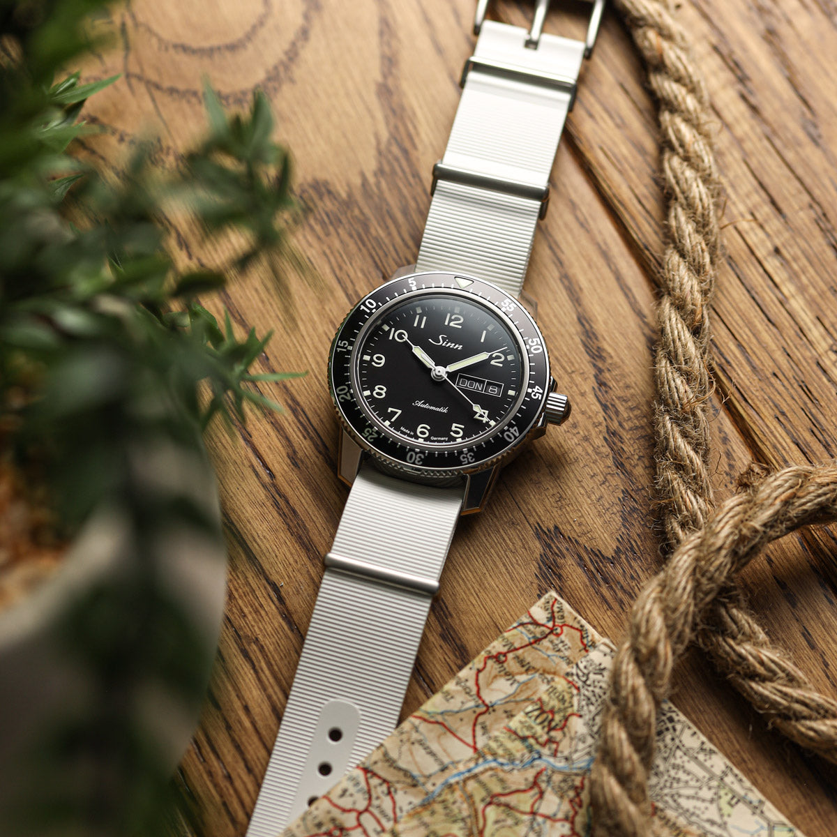 1973 British Military Watch Strap: 328 MARINE - Signal Red